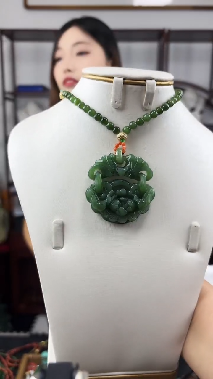 颈饰未镶嵌和田玉锁