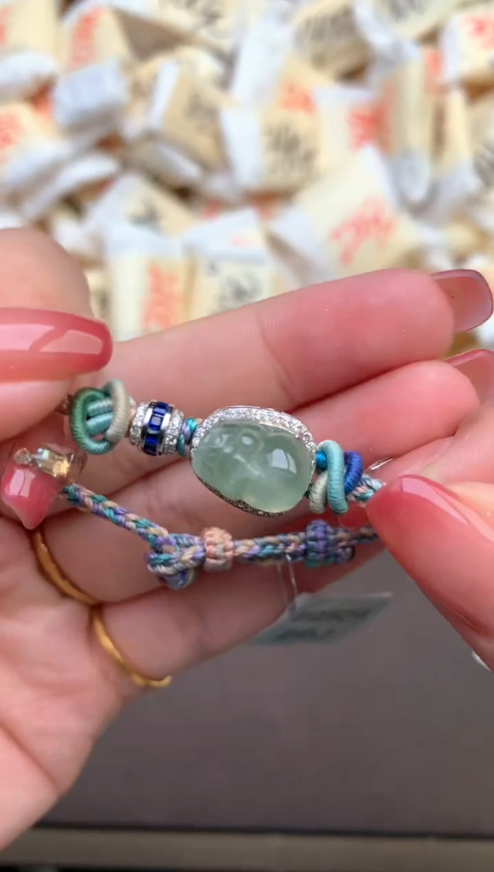 未镶嵌翡翠手绳—
