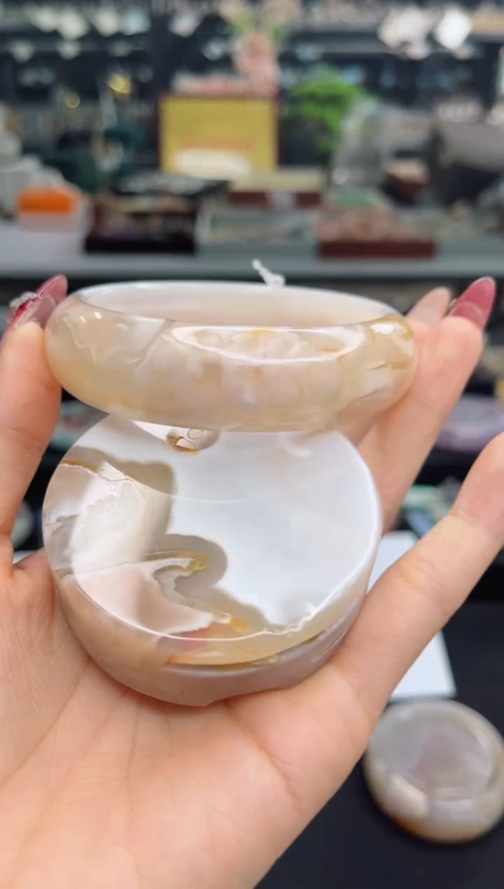 【闪购商品】石英质玉手镯未镶嵌64圈口（赠品镯心）1600386