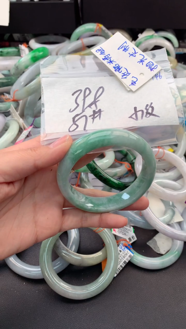 【闪购商品】定制翡翠未镶嵌毛货需精细抛光+多人