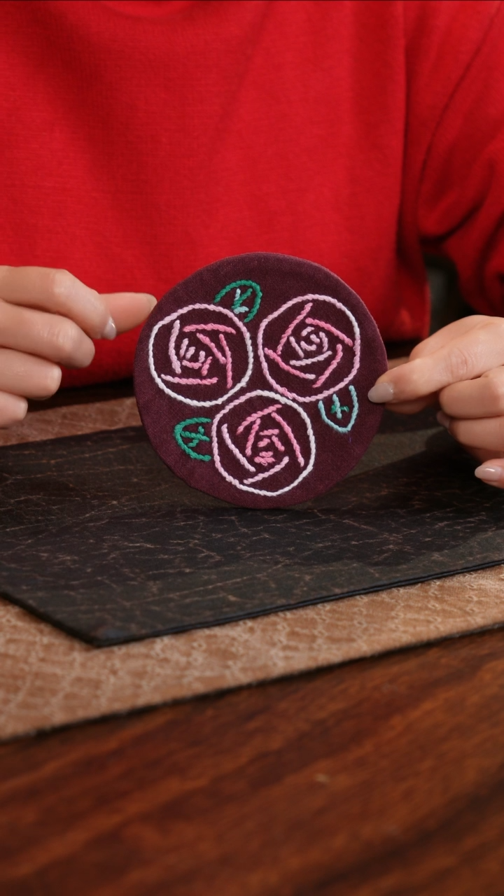 【闪购商品】织绣花卉圆形小号杯垫B款