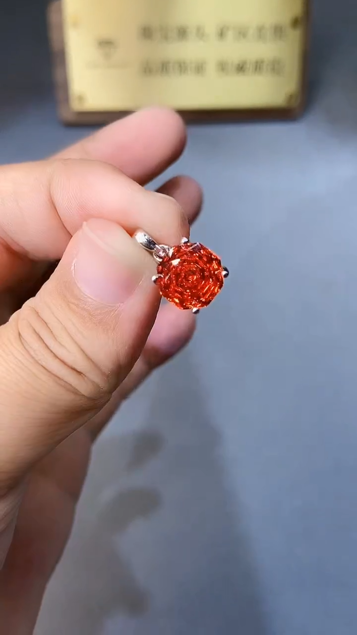 【闪购商品】石榴石颈饰银S925镶嵌321