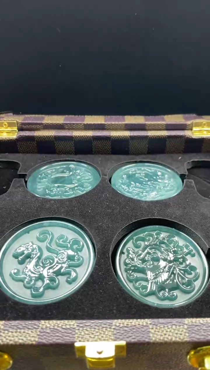 【闪购商品】定制翡翠未镶嵌********q47 一套