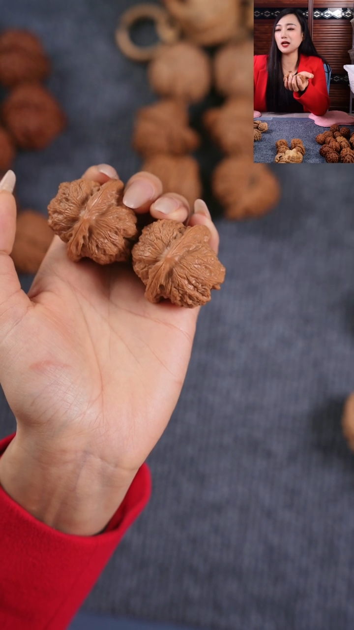 【闪购商品】文玩核桃吊坠神之糊之血麒麟42