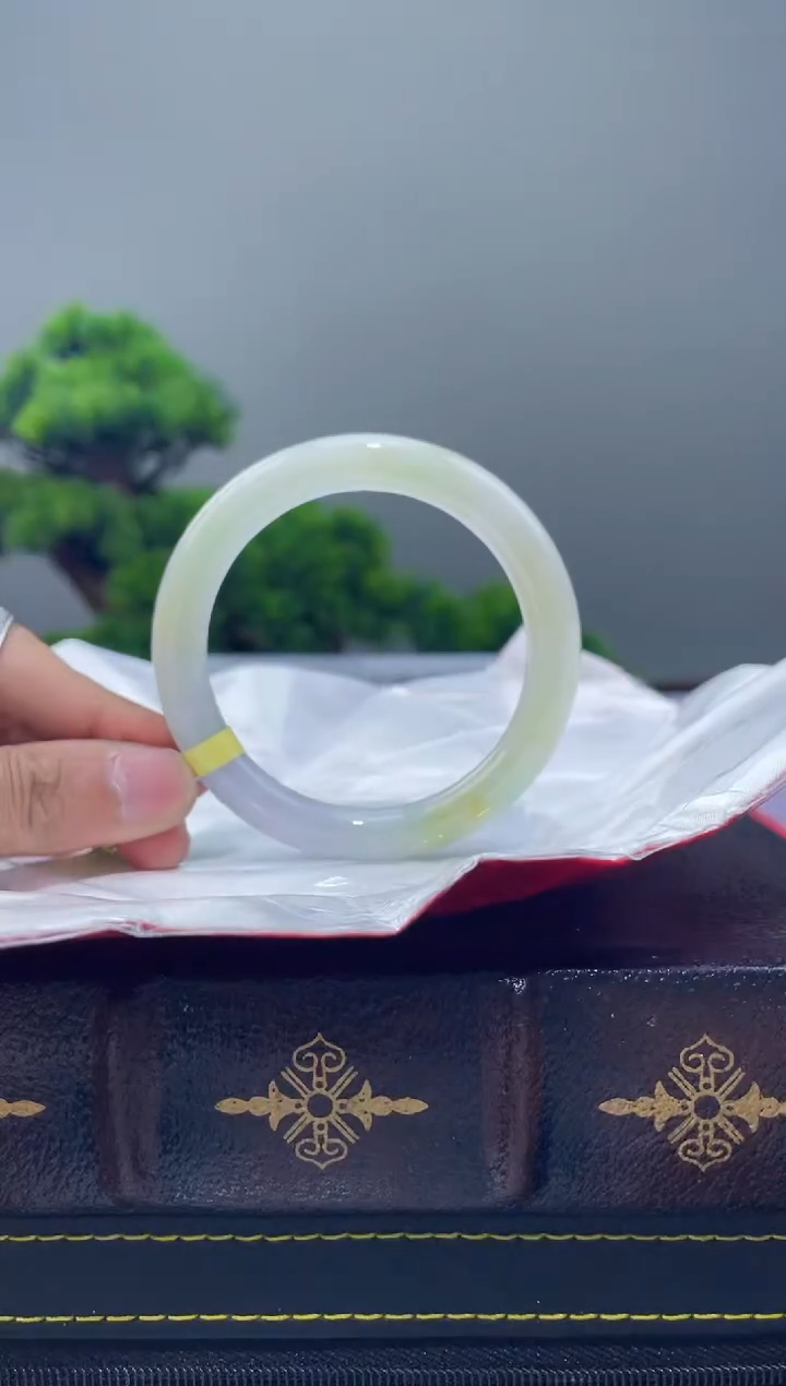 【闪购商品】翡翠手镯未镶嵌手镯7