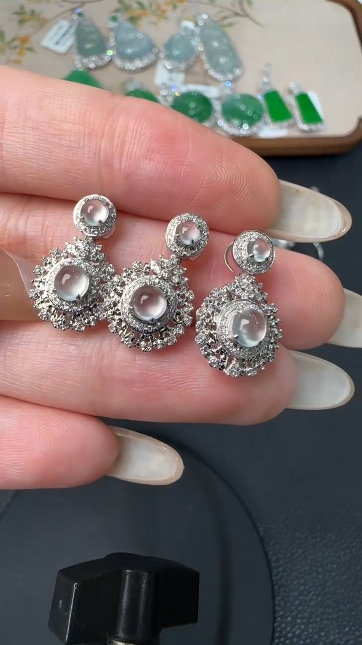 【闪购商品】翡翠吊坠(不含链)18K金镶嵌5(多样性发货)