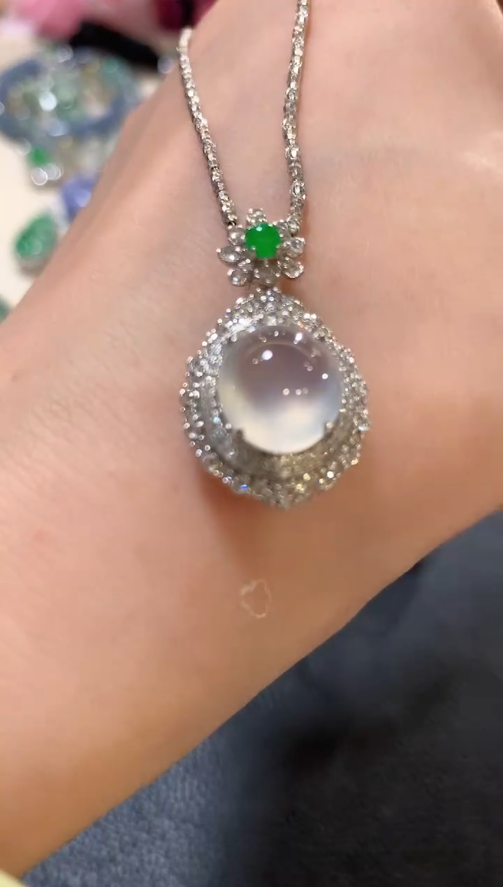 吊坠(不含链)18K金镶嵌翡翠n126  