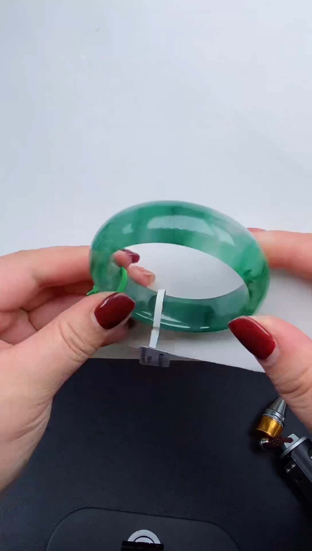 【闪购商品】石英质玉手镯未镶嵌30（非洲翠）