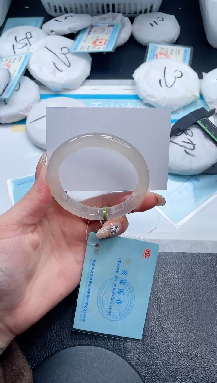 【闪购商品】石英质玉手镯未镶嵌5-V326-57