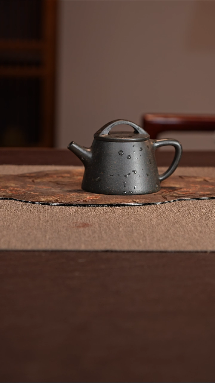 茶壶紫砂君子兰（撒泼墨）高石瓢