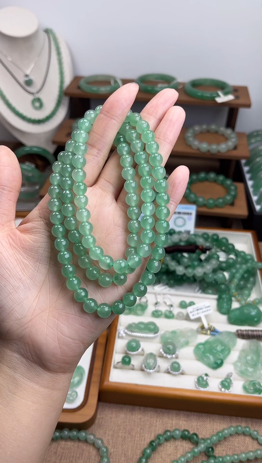 项链未镶嵌石英质玉（非洲翠）卡8珠链