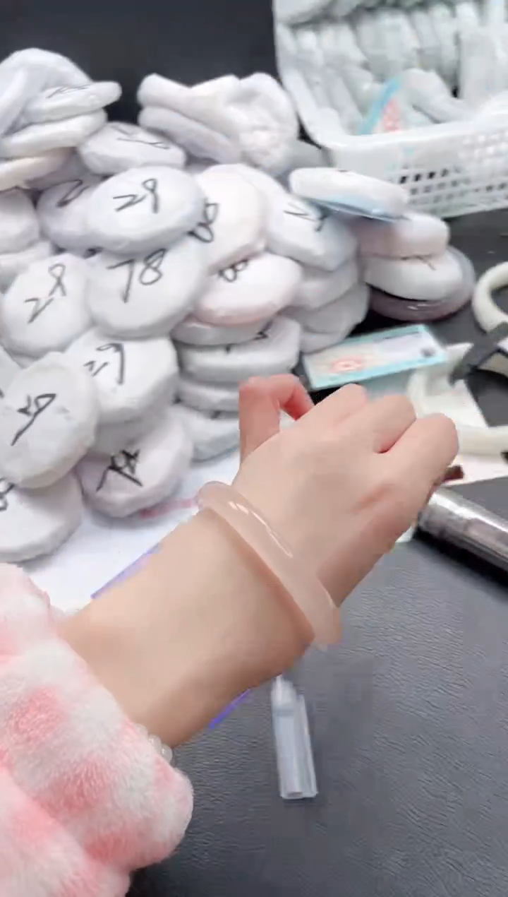 【闪购商品】石英质玉手镯未镶嵌25J200-52