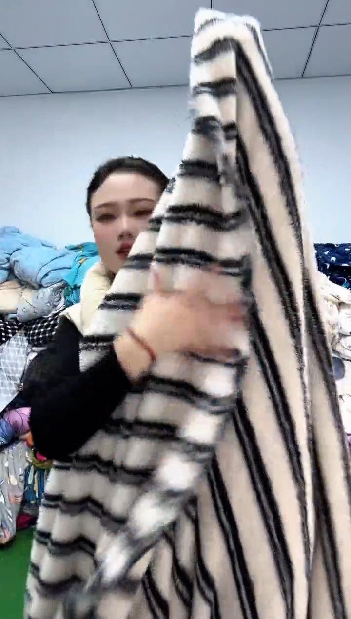 法兰绒1.8x2.3材质面料尺寸以主播介绍为准