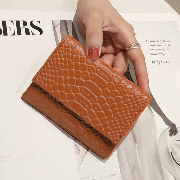 时尚鳄鱼纹真皮三折短款小钱包超薄简约大钞夹多卡位卡包放驾驶证