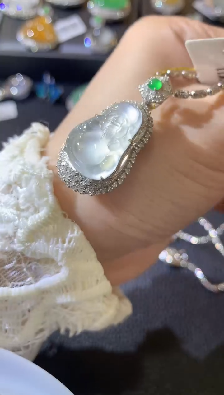 【闪购商品】翡翠吊坠(不含链)18K金镶嵌A3翡翠