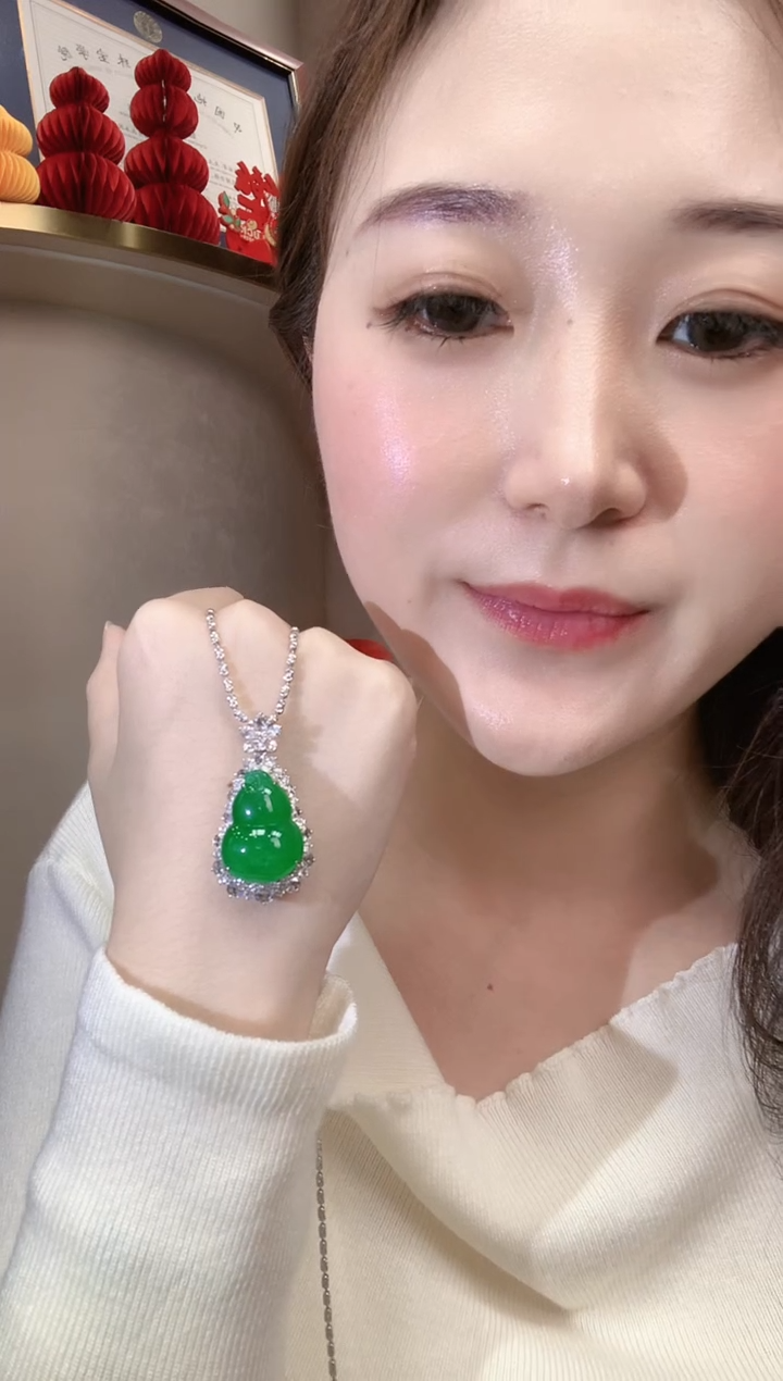 【闪购商品】翡翠颈饰18K金镶嵌A1