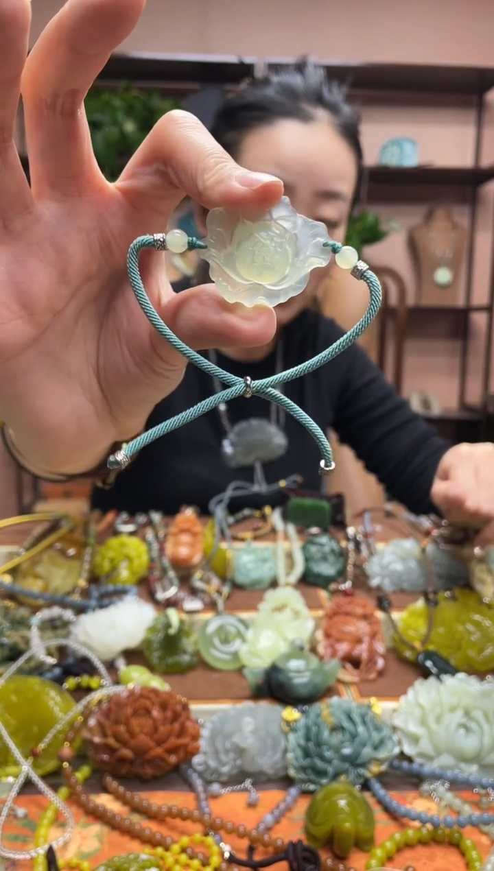 未镶嵌岫玉吊坠·