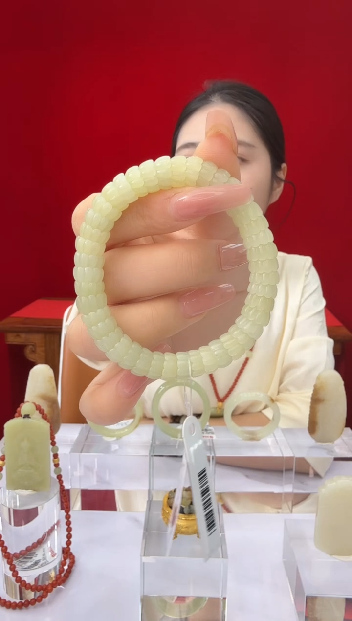 未镶嵌手链和田玉闪购莲花手串尺寸约10mm