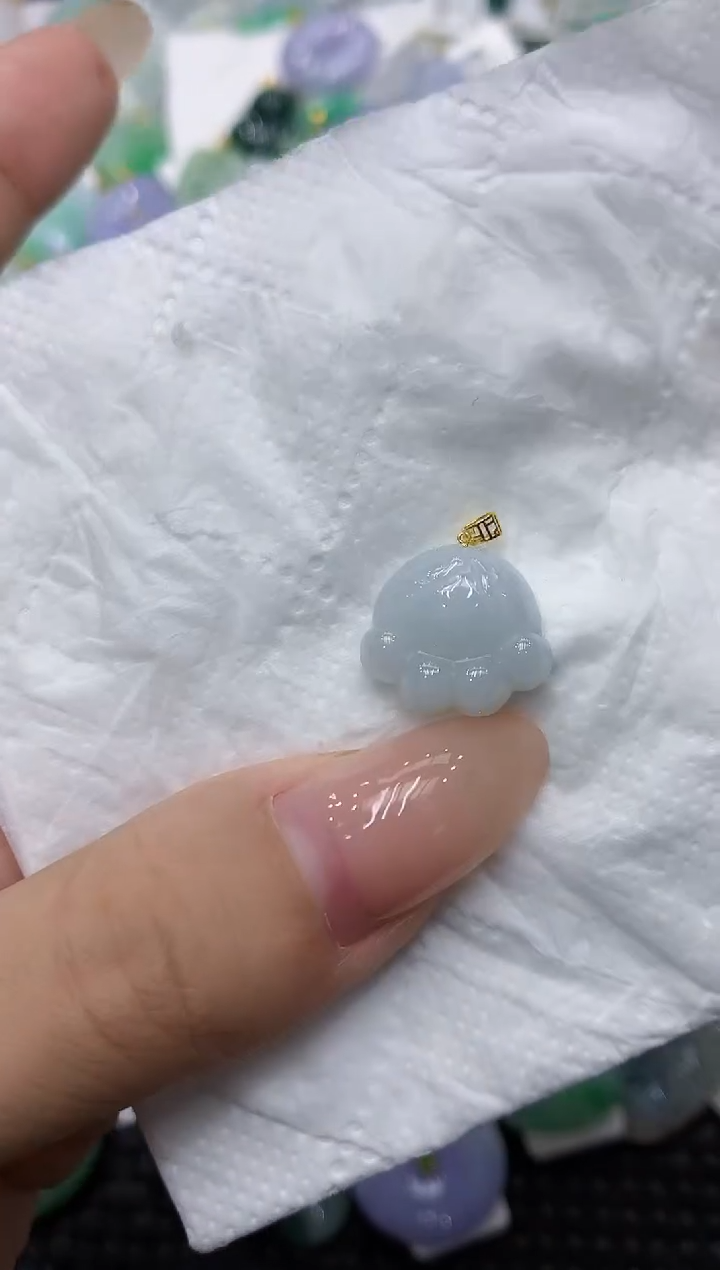颈饰18K金镶嵌翡翠1111111111111