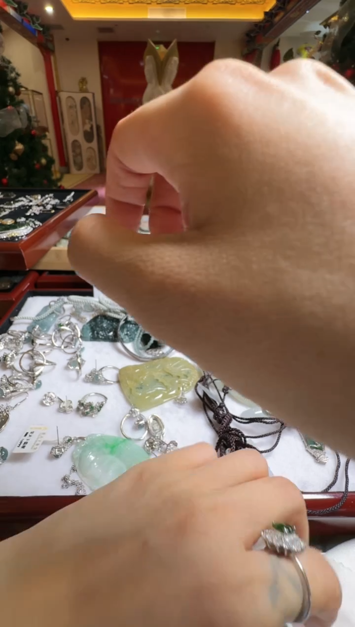 【闪购商品】翡翠吊坠(不含链)未镶嵌翡翠
