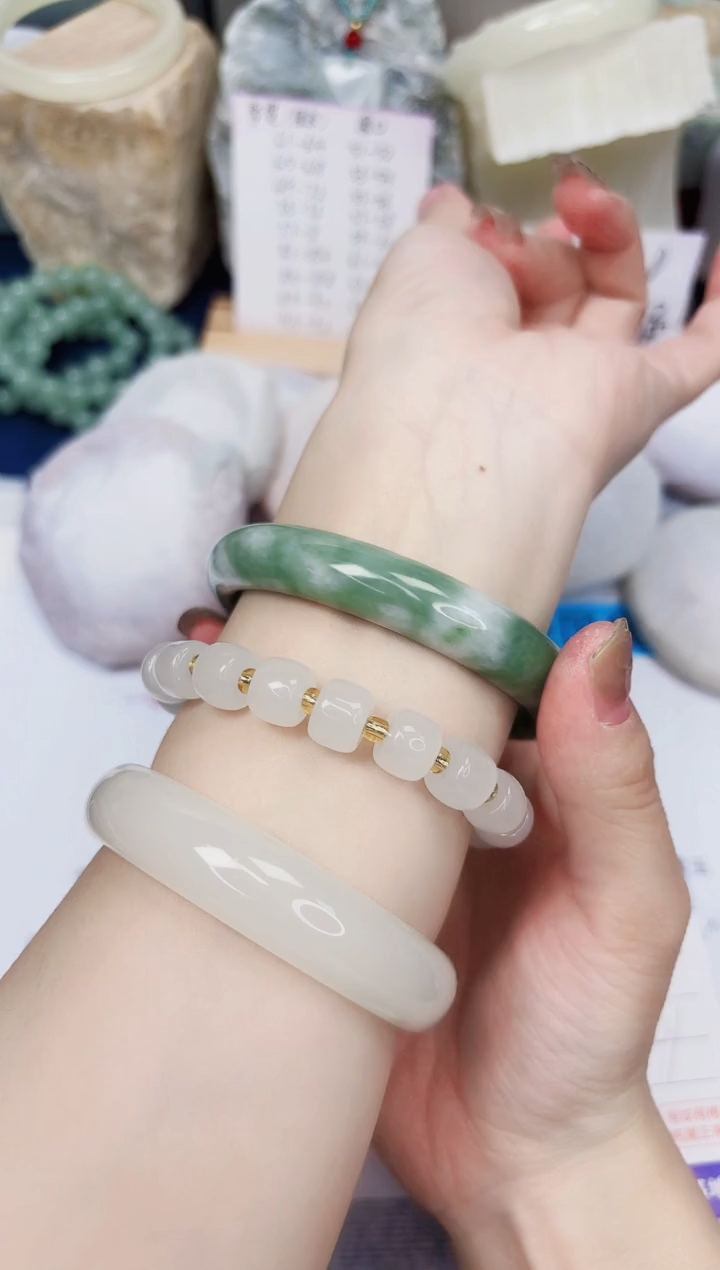 【闪购商品】石英质玉手镯未镶嵌109-翠玉-圈口61