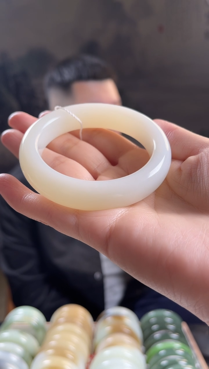 未镶嵌手镯和田玉52-62圈口仅一只