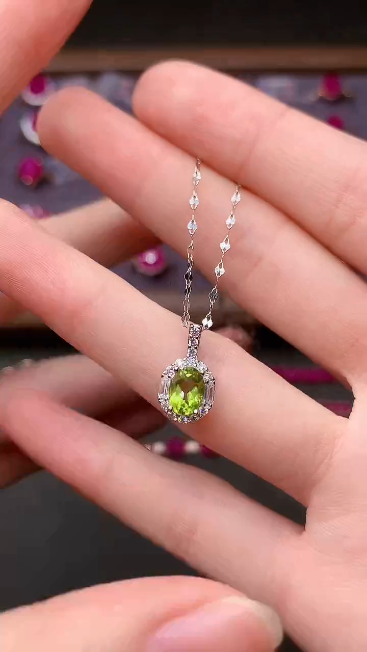 【闪购商品】橄榄石颈饰银S925镶嵌......