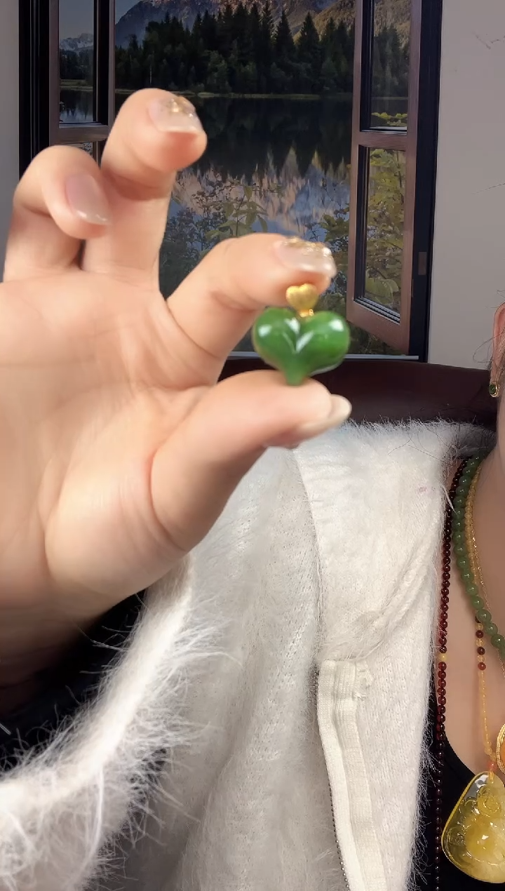 颈饰银S925镶嵌和田玉碧玉爱心吊坠