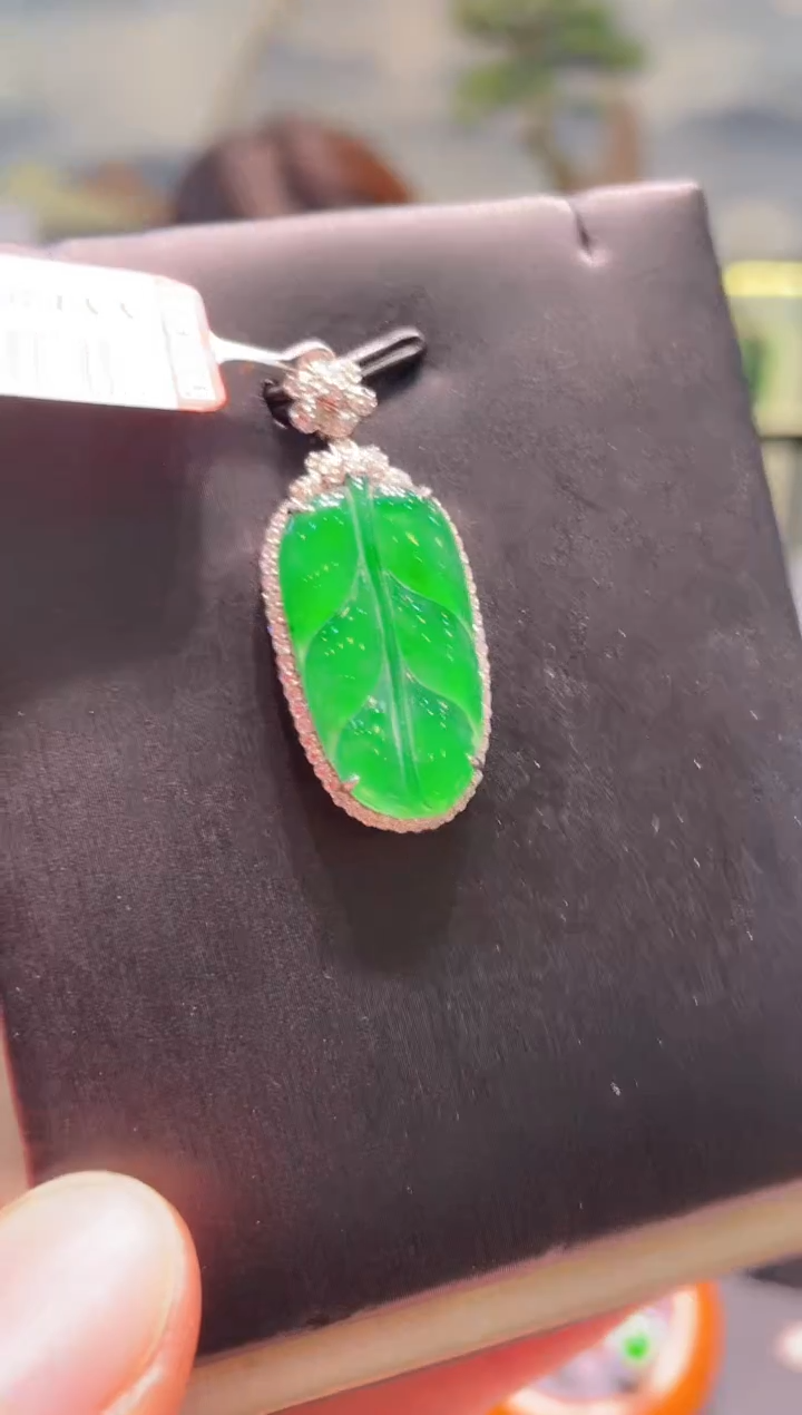 【闪购商品】翡翠颈饰18K金镶嵌A68天然A货翡翠