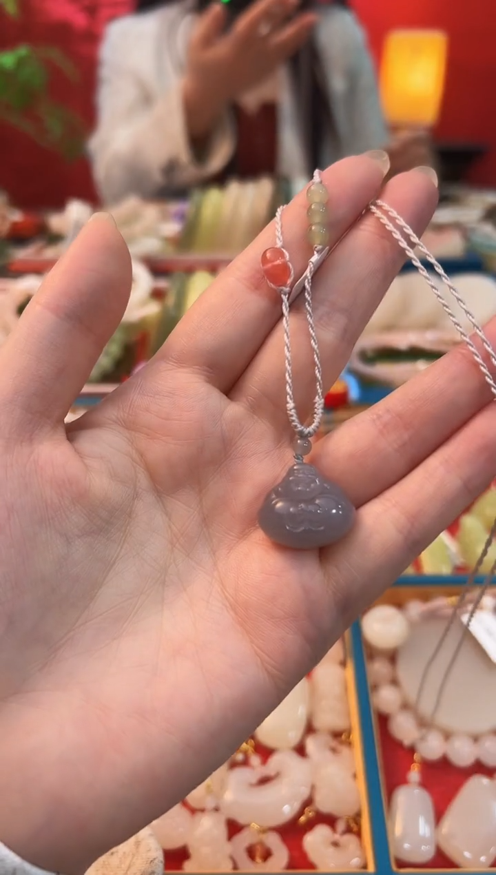 【闪购商品】和田玉吊坠未镶嵌烟紫大抱抱佛