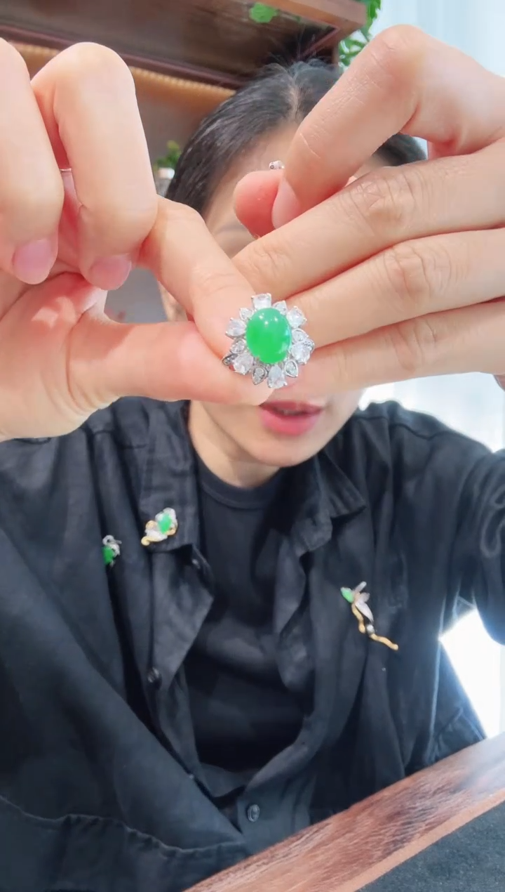 18K金镶嵌戒指翡翠00015800