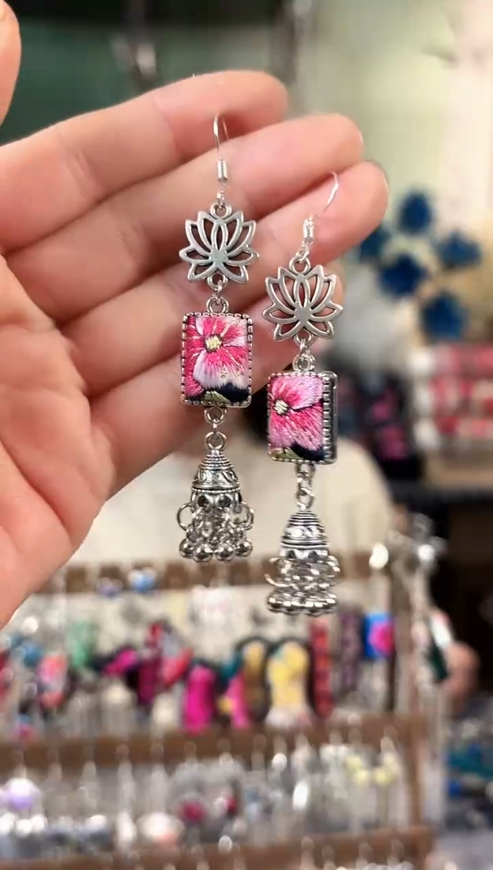 彩云南阁非遗老绣饰品164