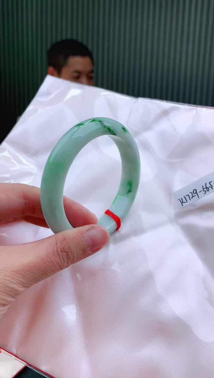 未镶嵌手镯翡翠56