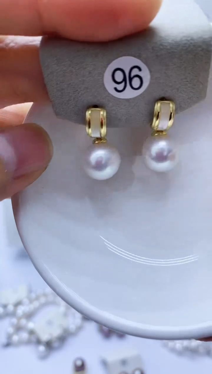 【闪购商品】淡水珍珠耳饰银S925镶嵌96
