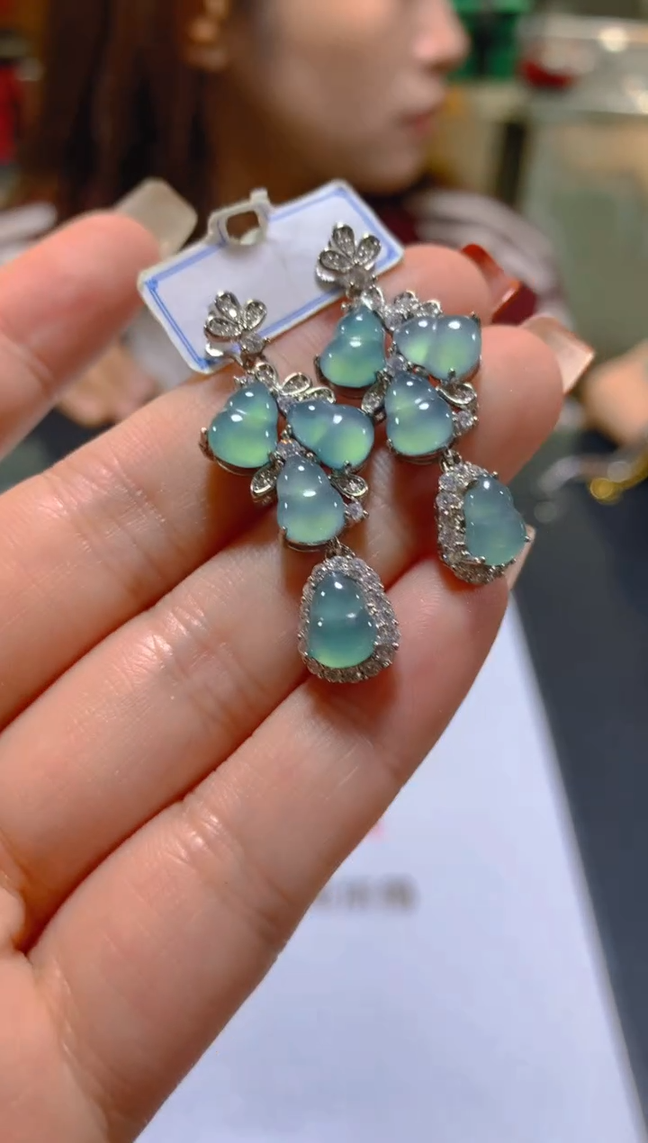 未镶嵌翡翠耳饰多样性发一