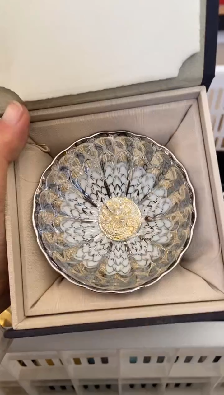 无运费险有瑕疵的摄影的产品有使用过的痕迹有点脏介意勿拍