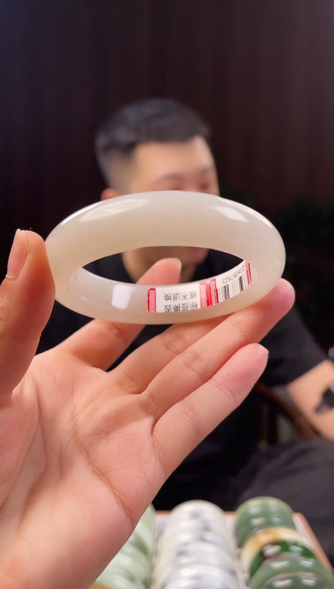 和田玉手镯未镶嵌59圈口仅一只