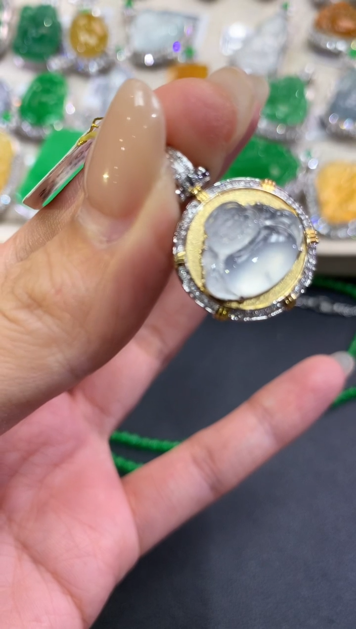 【闪购商品】翡翠吊坠(不含链)18K金镶嵌q38        