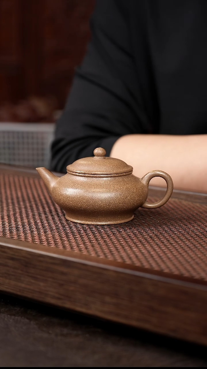 茶壶紫砂芝麻绿孟成水平