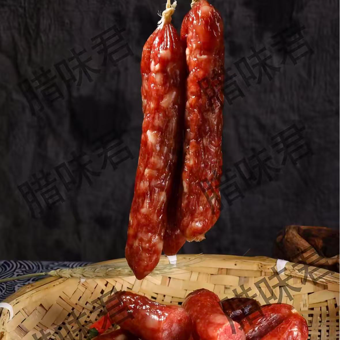 恩施正宗本地粮食猪柴火烟熏纯手工香肠烟熏香肠板油腊肠烟熏腊肠