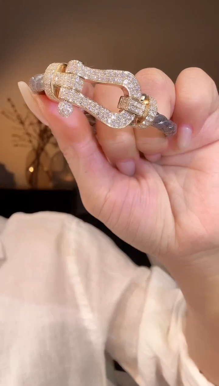 【闪购商品】钻石手链18K金镶嵌超大号马蹄扣