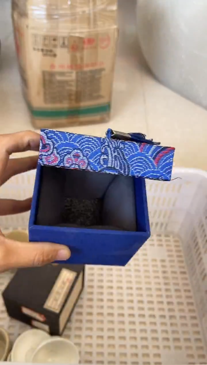 杯子瓷无运费险有瑕疵的摄影的产品有使用过的痕迹有点脏介意勿拍