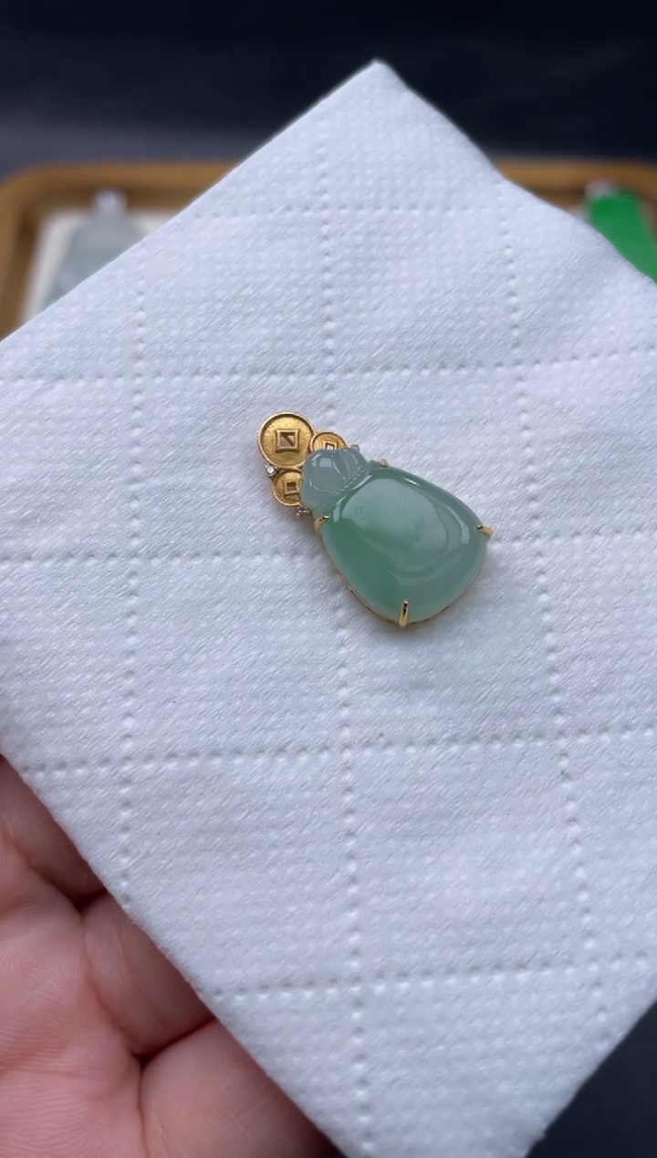 【闪购商品】翡翠颈饰18K金镶嵌27...........