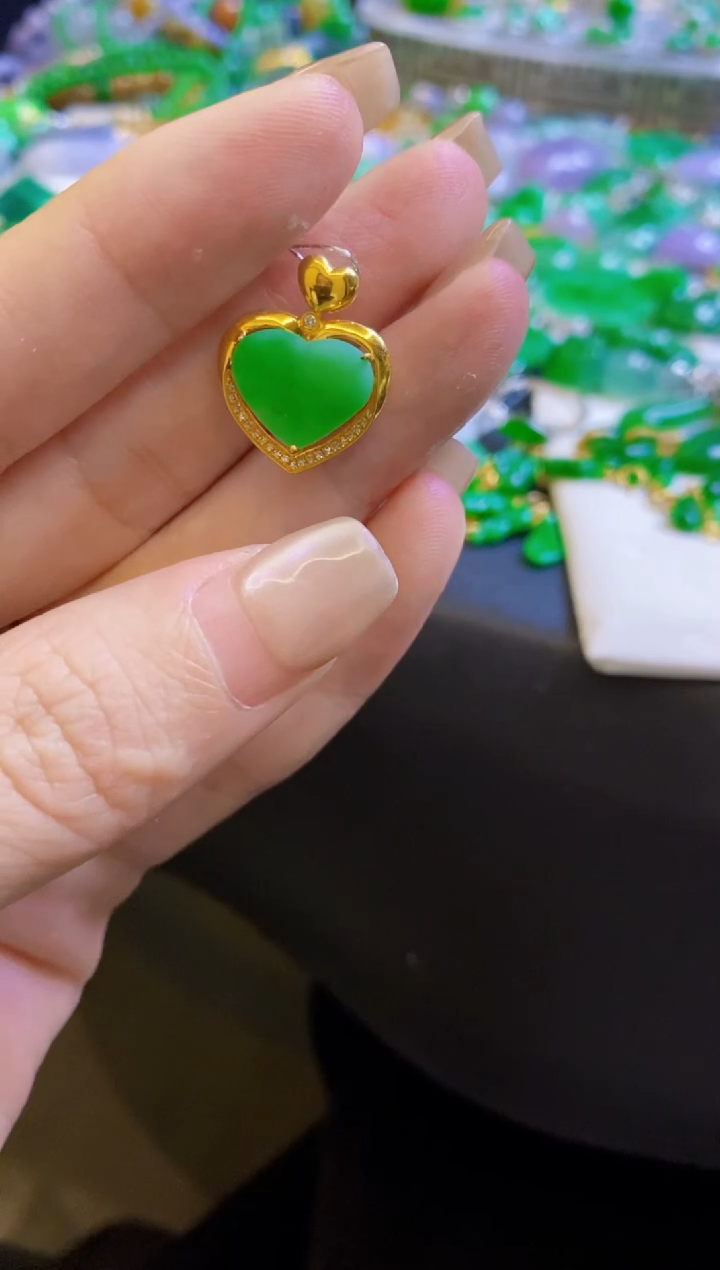 【闪购商品】定制翡翠18K金镶嵌爱心