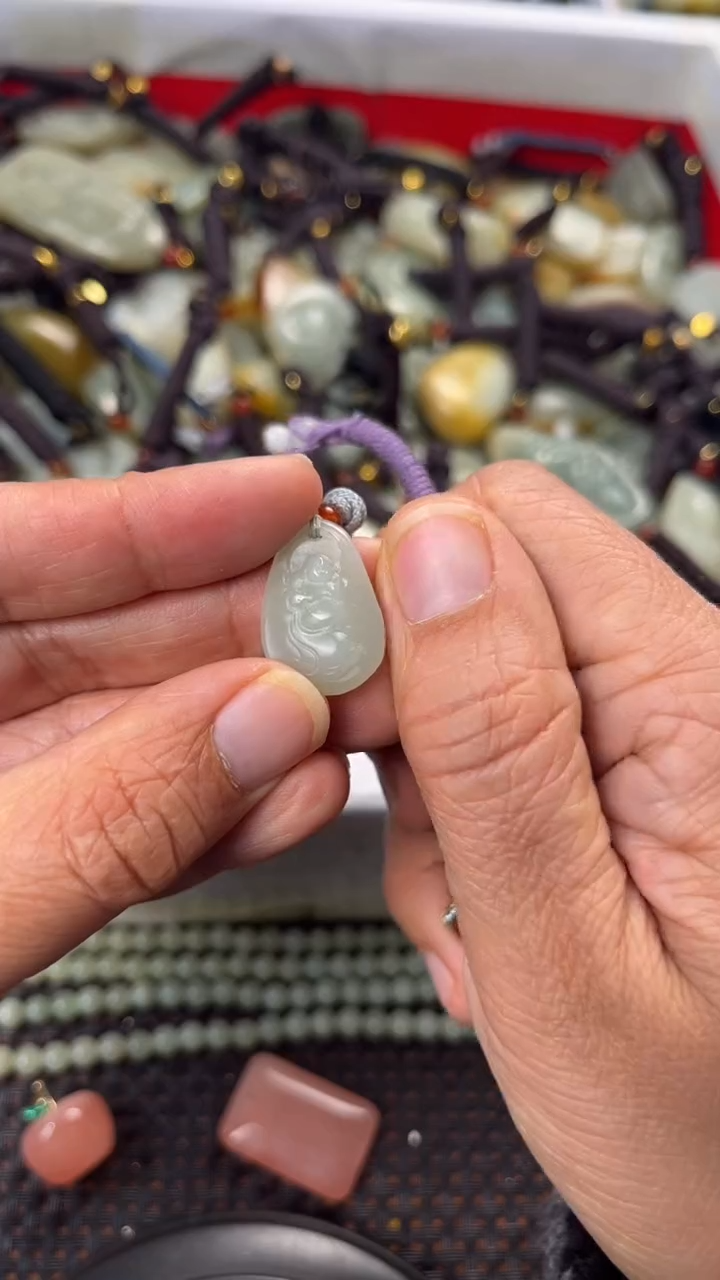 【闪购商品】和田玉颈饰未镶嵌多样性发货没有证书拍一发一有瑕