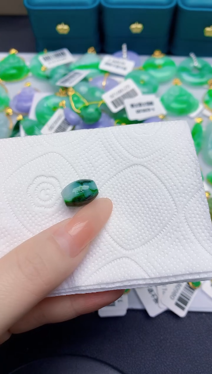颈饰未镶嵌翡翠缅甸天然翡翠A货