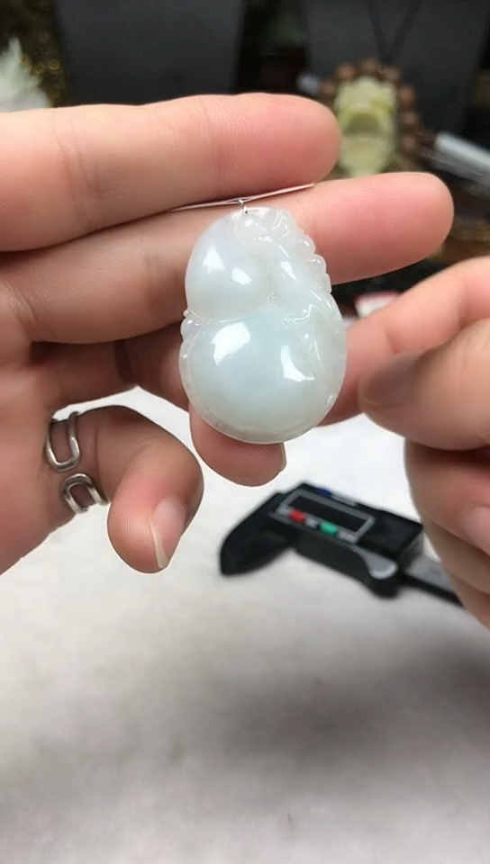 翡翠挂件未镶嵌葫芦