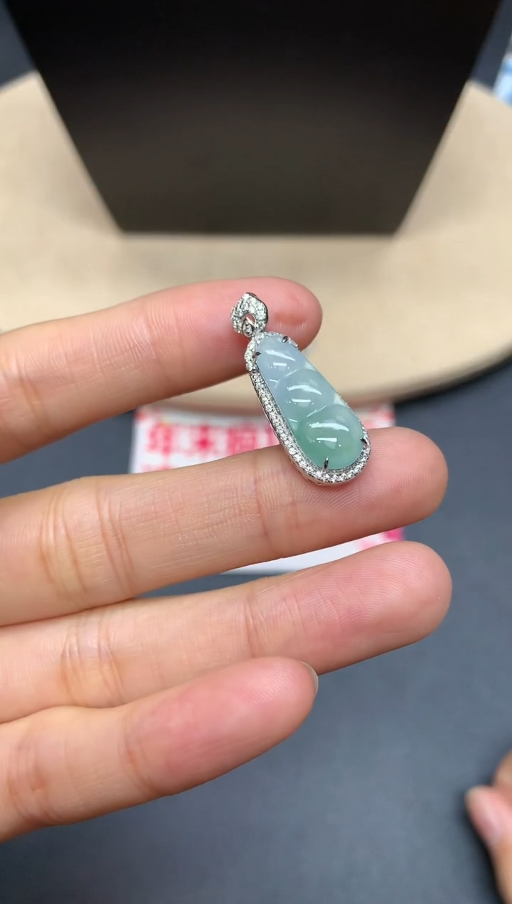 【闪购商品】翡翠耳饰银S925镶嵌福豆【无服务费】