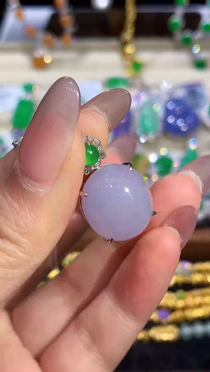 吊坠(不含链)18K金镶嵌翡翠多样性发其一