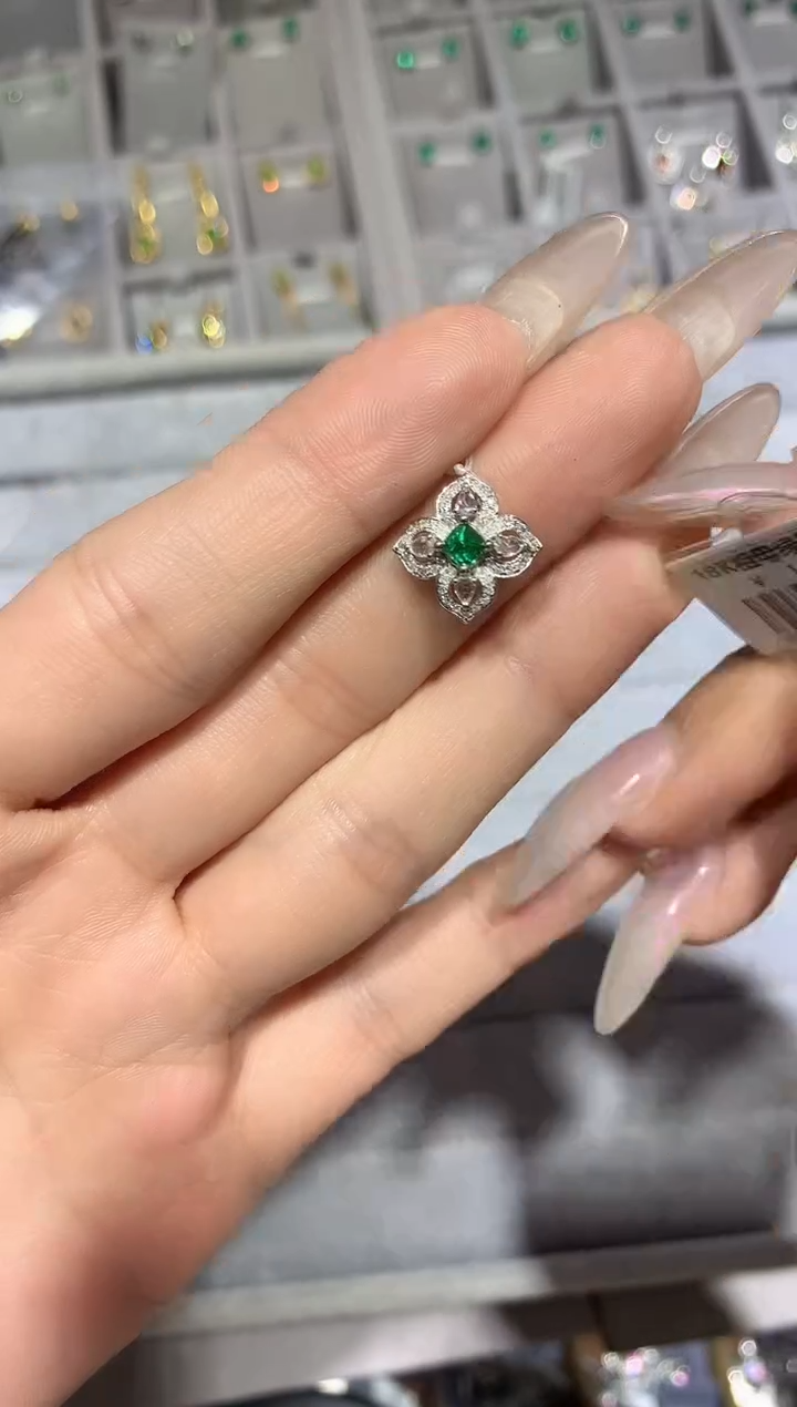 【闪购商品】祖母绿吊坠18K金镶嵌吊坠